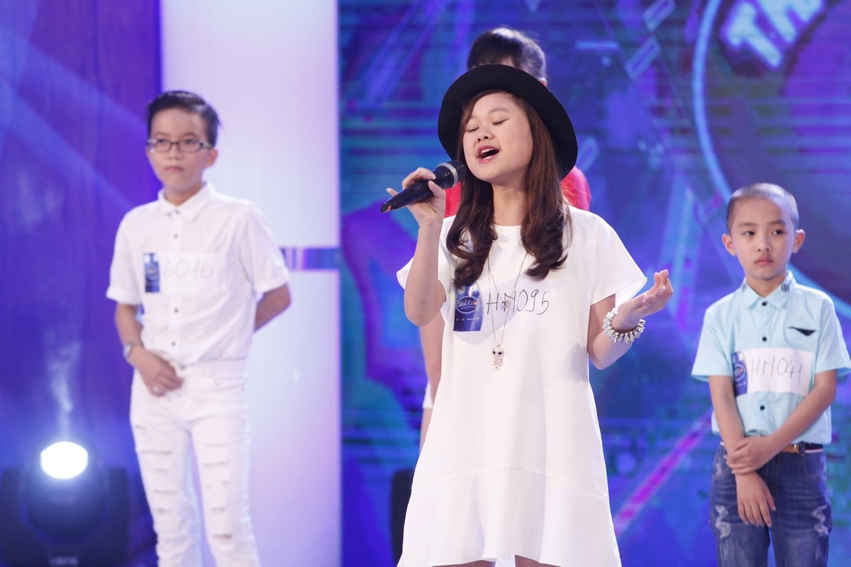 Toc Tien Isaac bat dong tren ghe nong Vietnam Idol Kids-Hinh-11